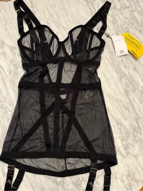 Bluebella Black Basque Lingerie with Underwire Bra and Garter, US DD/E - NWT